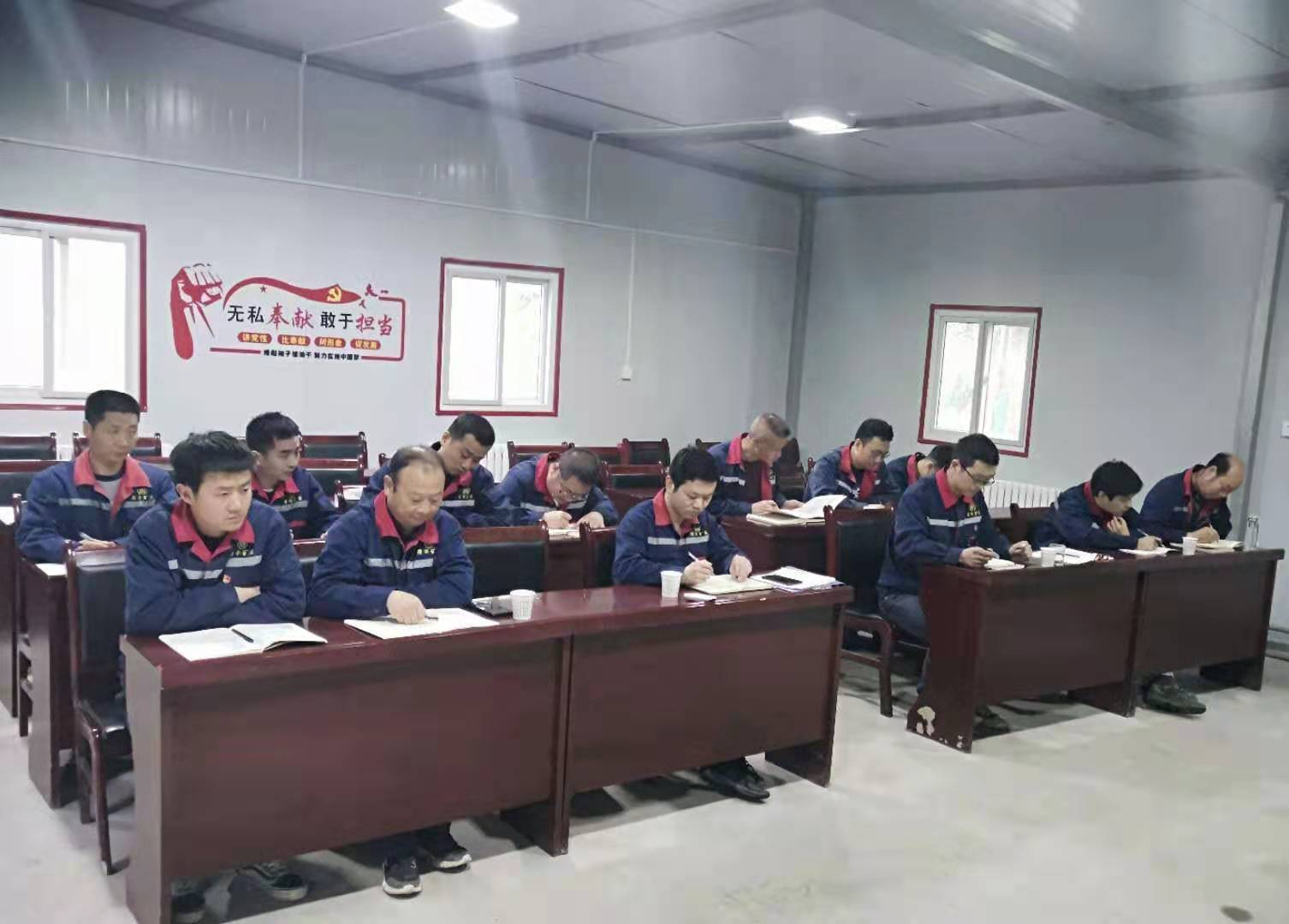 16194014615901351Rcr.jpg 鼎豐礦業(yè)公司.jpg