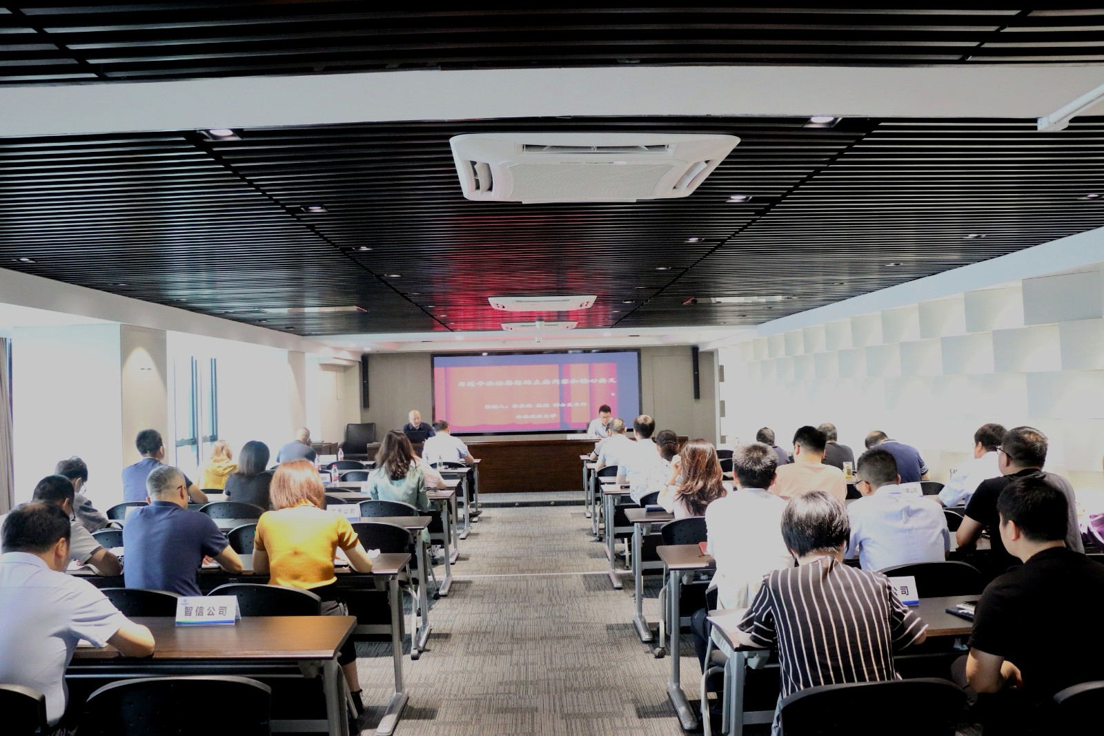 1622773193310067MzHH.jpg 法務(wù)部.jpg