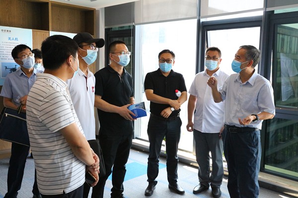 16284752523613104TY1.jpg 國資委領(lǐng)導(dǎo)_副本.jpg