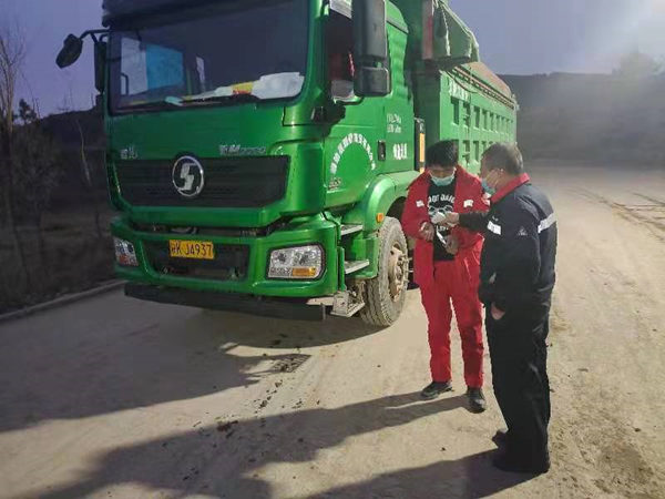 1640658198578643Fd9U.jpg 嚴(yán)格實(shí)行進(jìn)場(chǎng)車輛掃碼測(cè)溫_副本.jpg